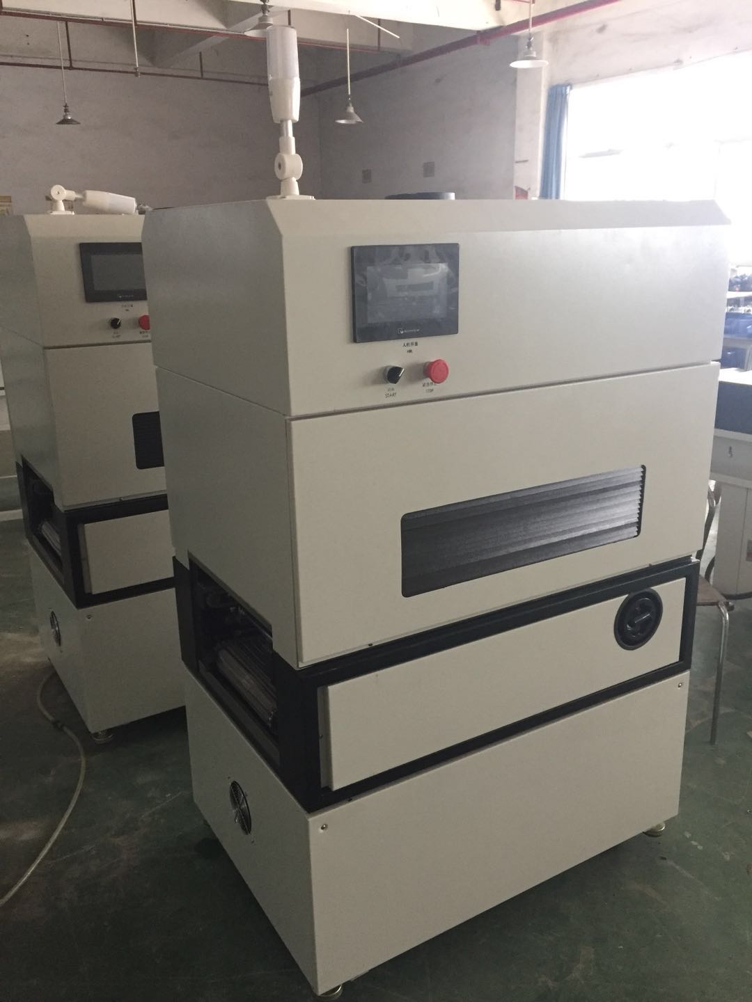 专业的UV机为华为手机保驾护航